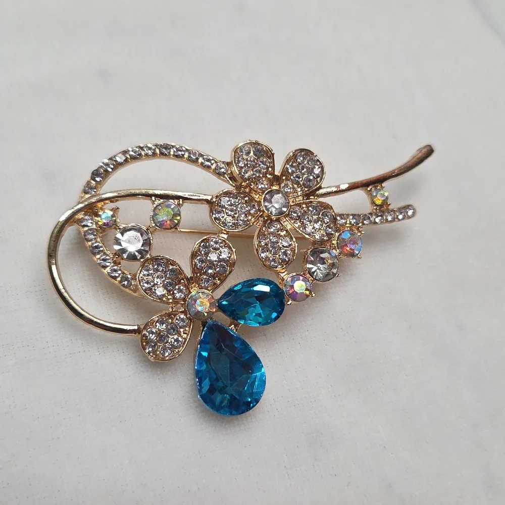 Women's Blue Crystal Floral Brooch Retro Style Pin Rhinestones Sparkling Elegant